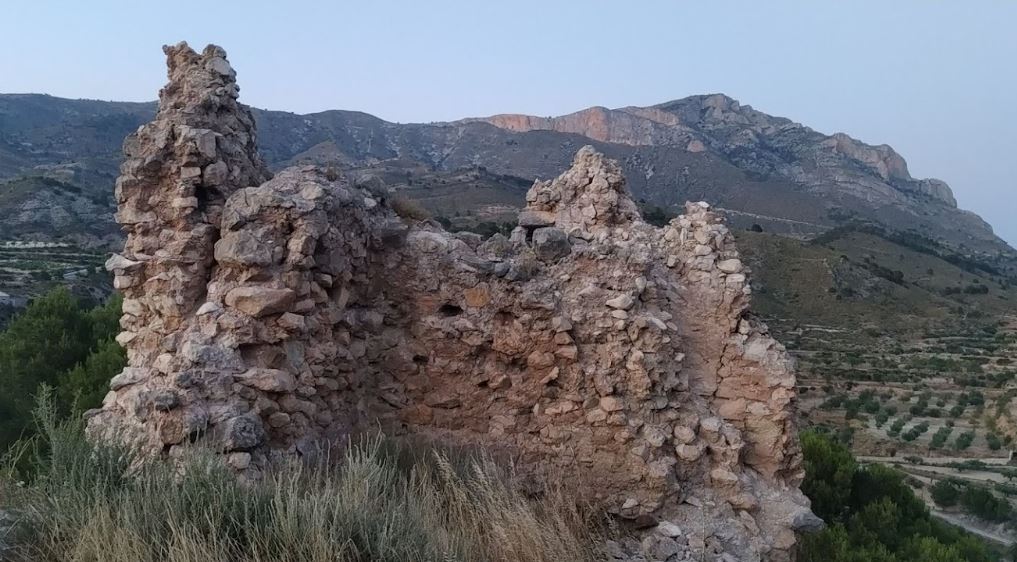castillo de Tibi y la sierra
